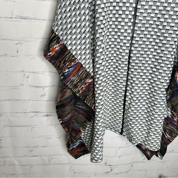 Flying Tomato medium/large poncho - Picture 3 of 7